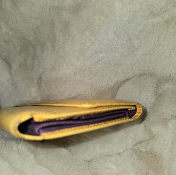 LOUIS VUITTON Continental Yellow Epi wallet w Purple Interior - Picture 4 of 12